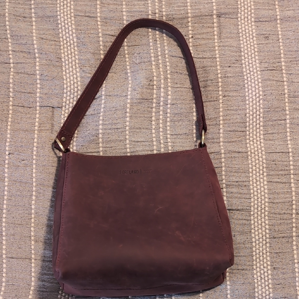 Portland Leather Triangle - Merlot
